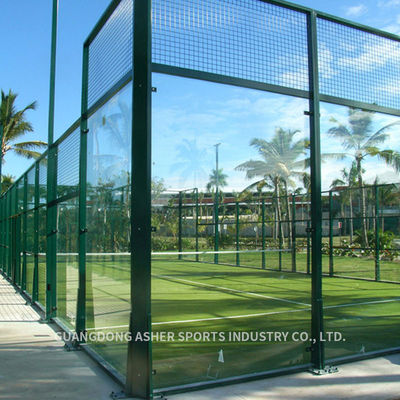 Corte all'aperto standard di Padel, campo da tennis sintetico resistente alle intemperie dell'erba