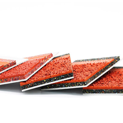 Sistema di gomma riciclato del panino che esegue pista Mats Type Floor Use all'aperto elastico