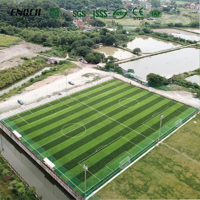 Campo di calcio artificiale certificato FIFA con 8-10 anni di vita, texture uniformi e dimensioni personalizzate