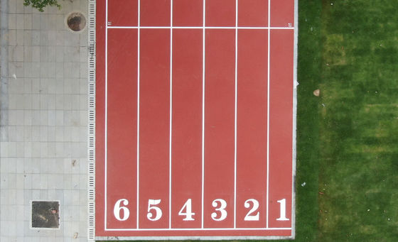 Assorbimento degli urti dal 35% al 50% pista di corsa IAAF drenaggio per tutti i periodi e resistenza agli UV