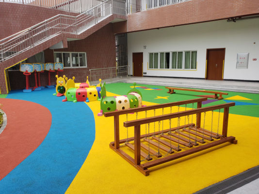 Strada da corsa in gomma EPDM di spessore personalizzato con facile installazione ed eccellente resistenza agli UV
