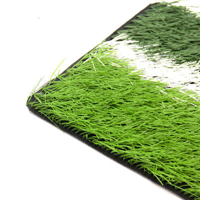Terreno artificiale durevole per campi da calcio resistente agli UV ad alta densità ideale per campi di allenamento