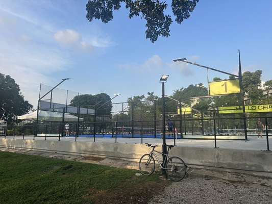 Prezzo di fabbrica direttamente alta qualità campo da padel panoramico interno esterno per club di padel che utilizza il campo da tennis padel